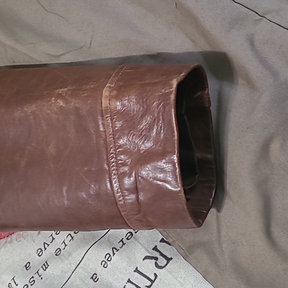 Leather jacket - Picture 9 of 12